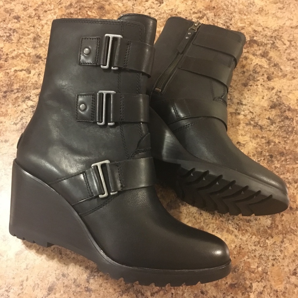 Sorel After Hours Leather Booties 9.5 (fit 9!!)